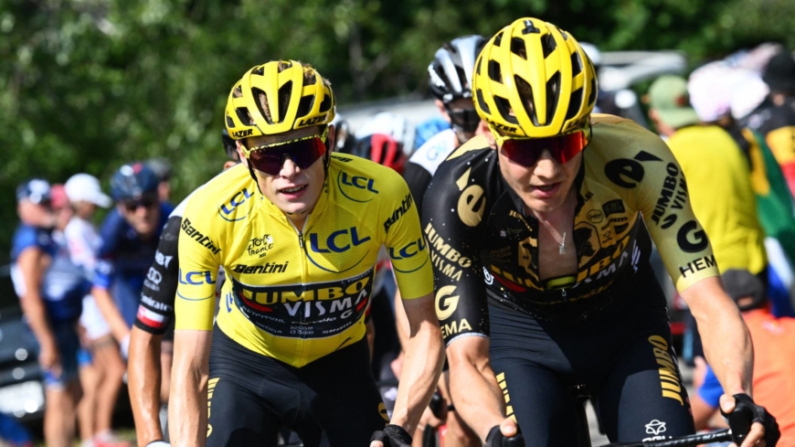 El aspirante al campeón Jonas Vangegaard lleva el Tour de Francia a París

